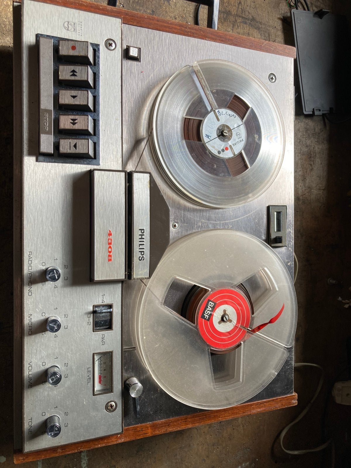Philips 4308 bandrecorder, Ophalen, Bandrecorder, Met stofkap