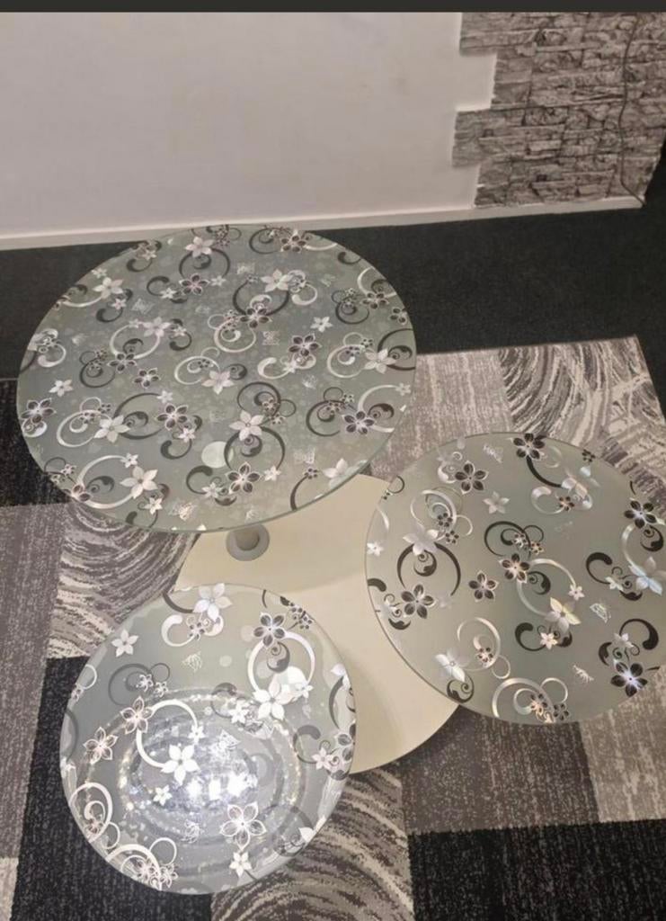 salontafel met drie glazen cirkels, Huis en Inrichting, Tafels | Salontafels, 50 tot 100 cm, Rond, Glas, Minder dan 50 cm