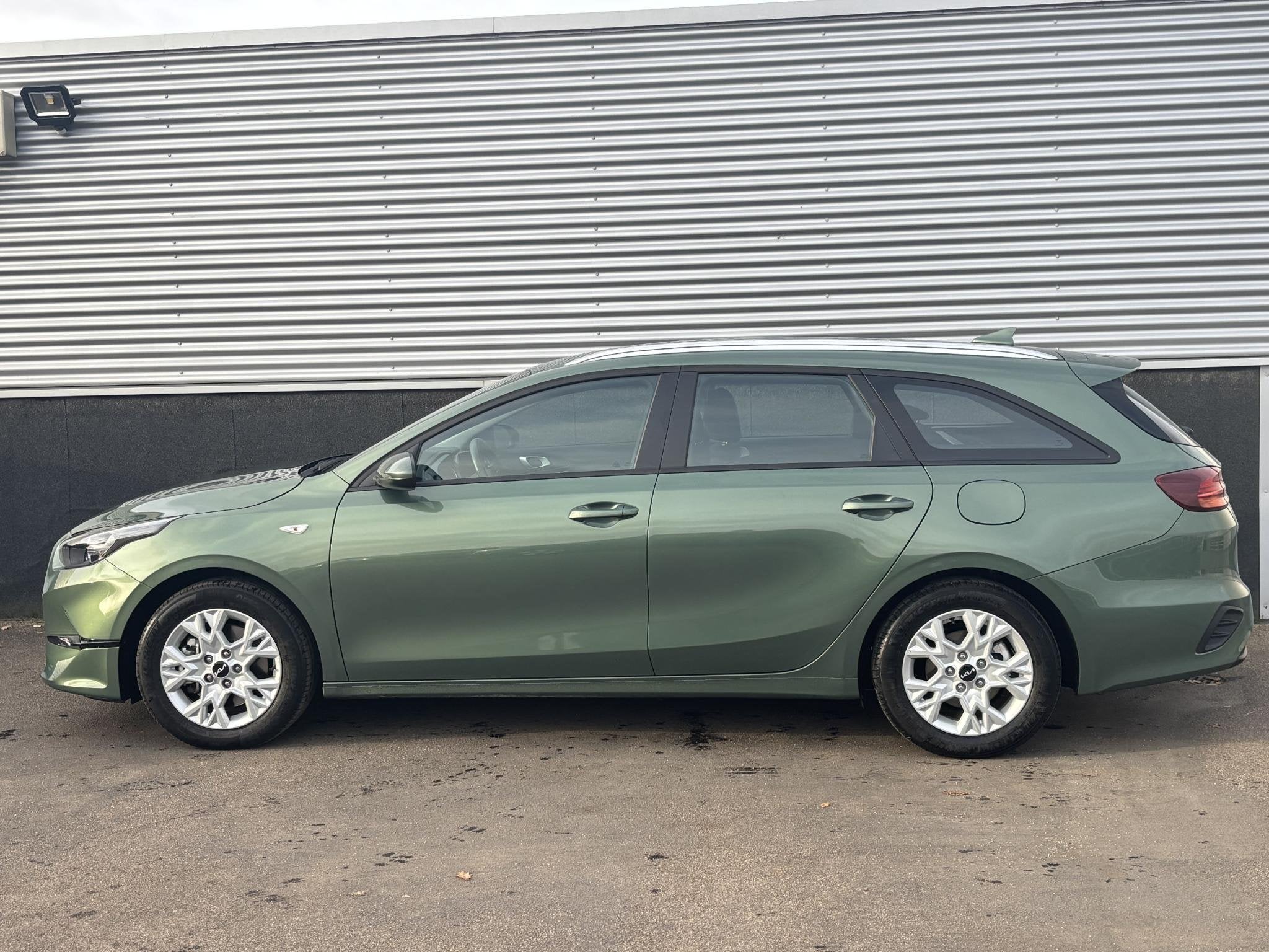 Kia Ceed Sportswagon 1.0 T-GDi ComfortLine navigatie Apple C, Voorwielaandrijving, Dealer onderhouden, Gebruikt, Euro 6