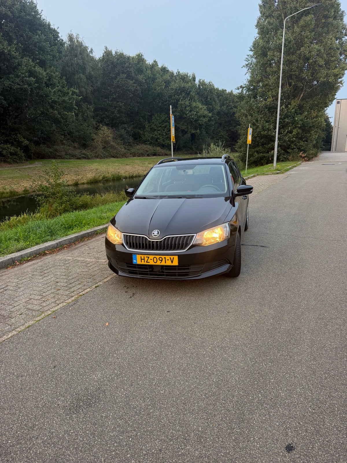 Skoda Fabia 1.4TDI 66KW Combi 2015 Zwart, Auto's, Voorwielaandrijving, Stof, Zwart, Zwart