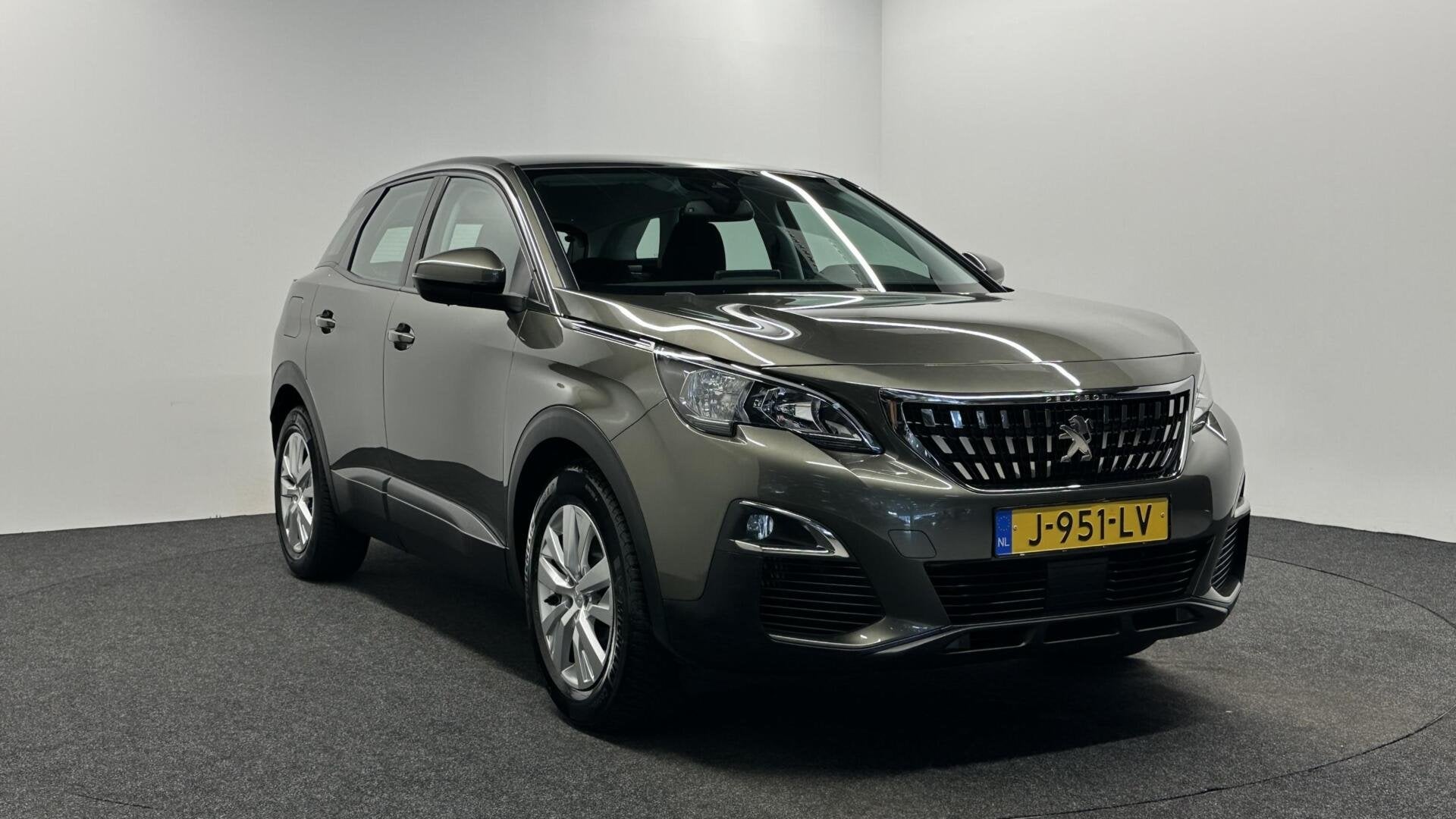 Peugeot 3008 1.2 PureTech Blue Lease Executive|Trekhaak|Navi, Voorwielaandrijving, Stof, Gebruikt, 1199 cc