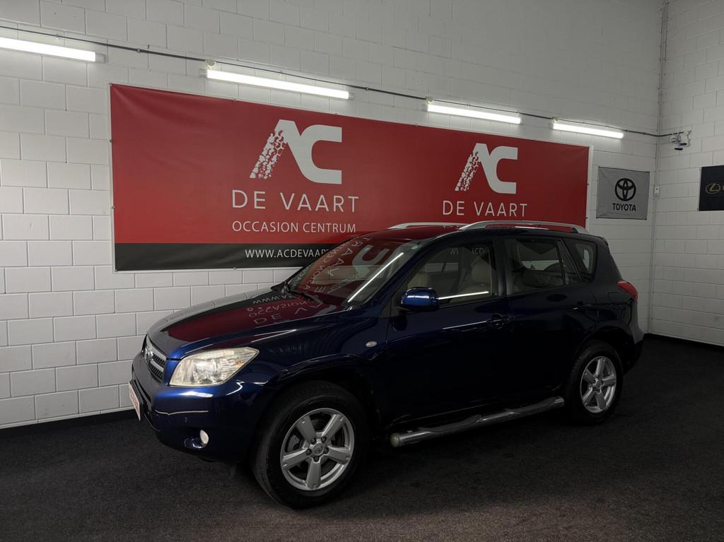 Toyota RAV4 2.0 VVTi Executive - 4WD/CLIMA/LEER/TREKHAAK/NAP, 1998 cc, 4 cilinders, 2000 kg, Blauw