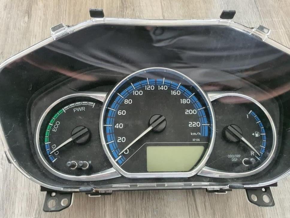 Toyota Yaris 3 Hybrid Dashboard Snelheidsmeter KM teller, Auto-onderdelen, Ophalen of Verzenden, Gebruikt, Toyota