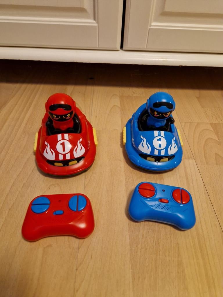 Set van 2 RC botsauto's met afstandsbediening, Ophalen of Verzenden, Gebruikt, Afstandsbediening