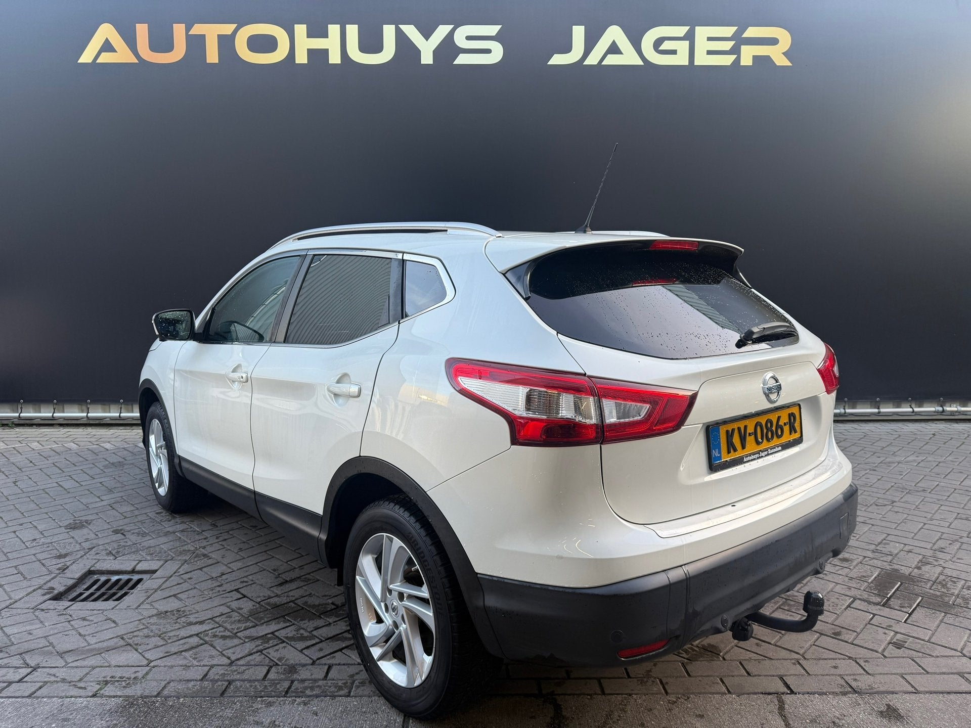 Nissan Qashqai 1.2 Tekna Tekna Automaat Pano 360 Leder Cruis, Auto's, Dealer onderhouden, Gebruikt, 116 pk, Wit