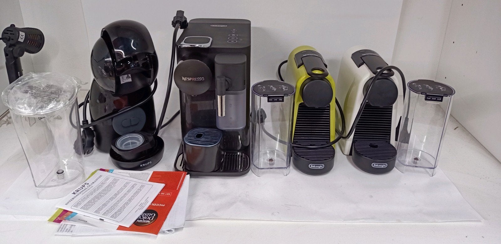 Partij Nespresso koffiemachines, Ophalen, Koffiemachine, Zo goed als nieuw, Koffiepads en cups