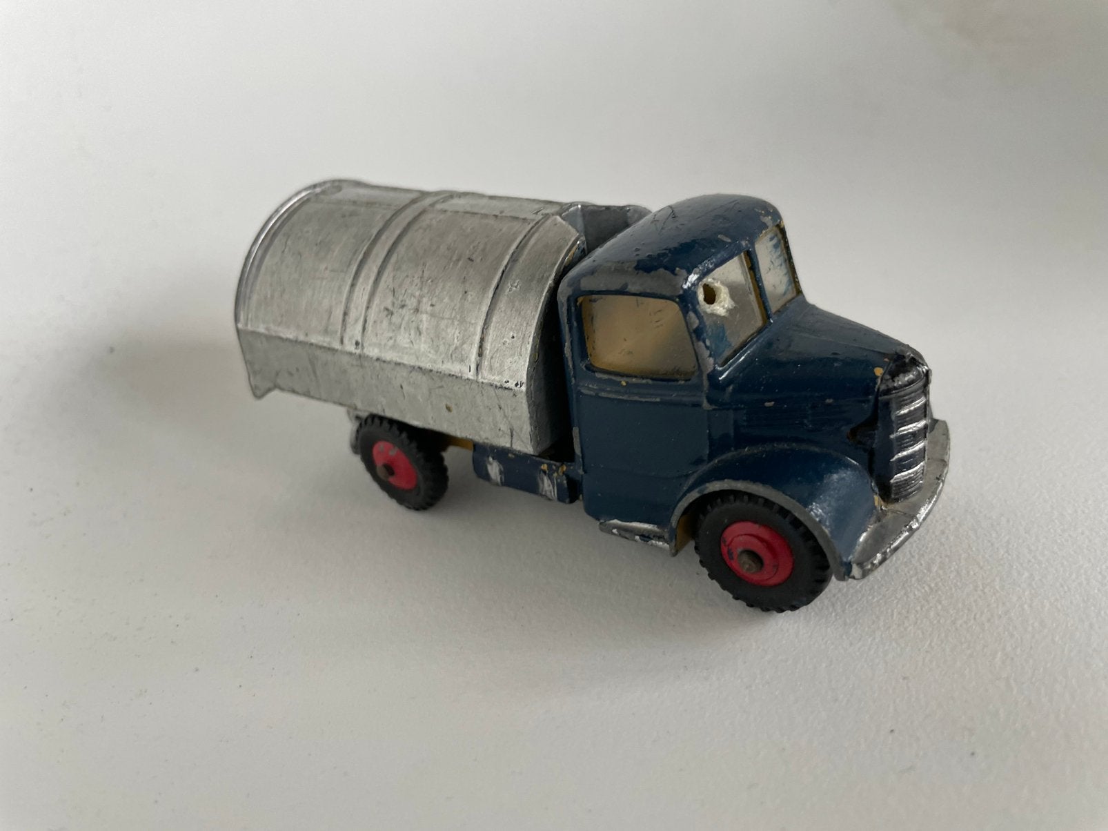 mod. Dinky Toys Meccano Bedford refusetruck vuilnisauto 1/43, Ophalen of Verzenden, Gebruikt, Bus of Vrachtwagen, Dinky Toys