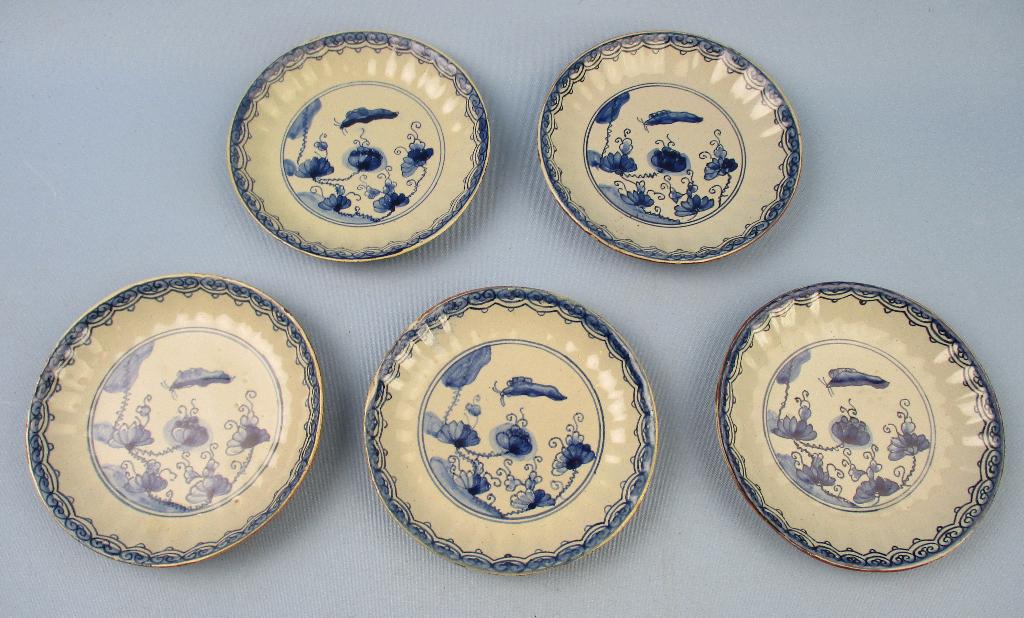 Makkum Tichelaar aardewerk Chinees decor 5 bordjes rond 1900, Ophalen of Verzenden