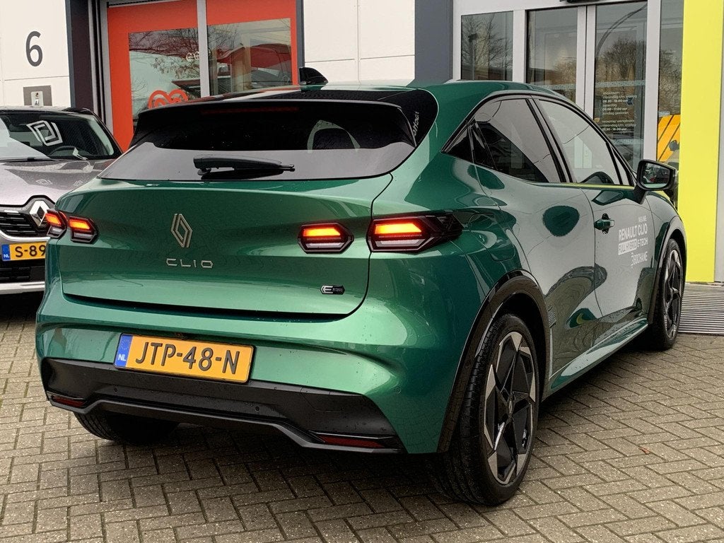 Renault Clio 1.8 Hybrid 160 techno | Pack Premiere t.w.v., Auto's, Renault, Stof, 4 cilinders, Met garantie (alle), 1246 kg