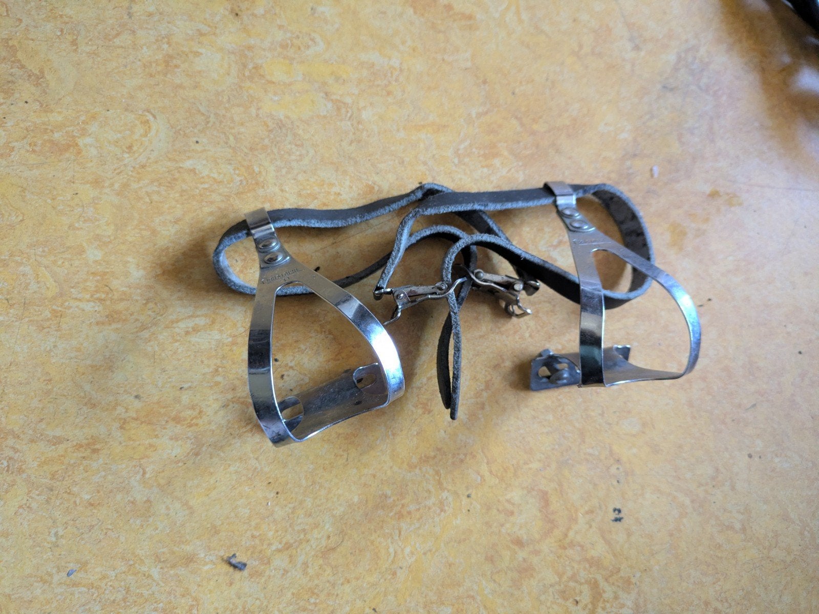 Christophe Toe Clips met Leren bandjes, Crankstel of Pedalen, Gebruikt, Leer, Ophalen of Verzenden