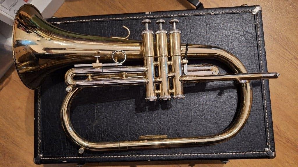 Getzen Capri Bugel Model 595, Muziek en Instrumenten, Blaasinstrumenten | Trompetten, Verzenden, Gebruikt, Overige typen, Met koffer