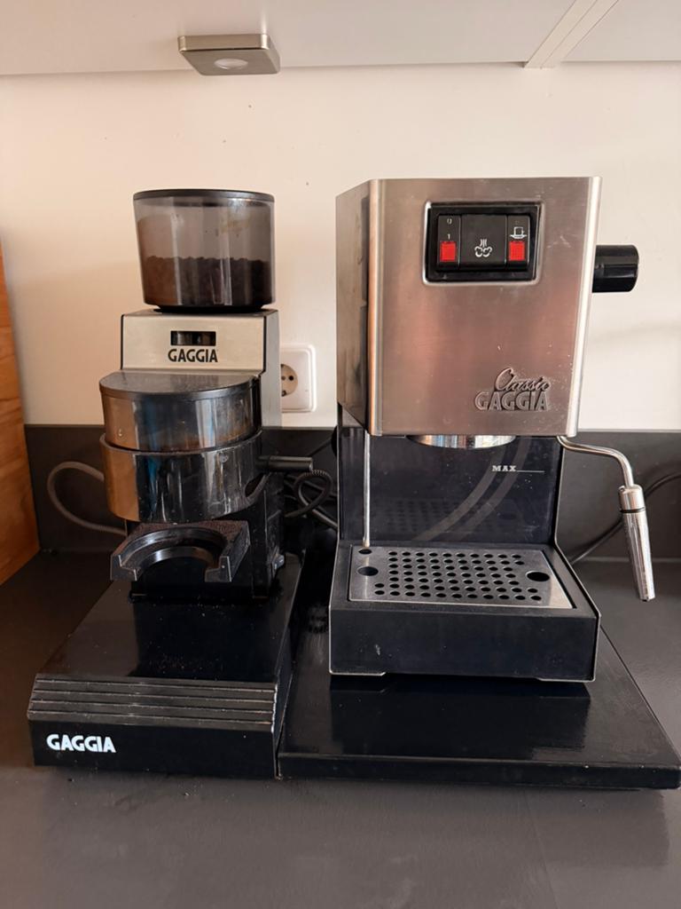 Gaggia Classic (pre-2015) + MDF maler + Gaggia uitklapbak, Witgoed en Apparatuur, Ophalen, Espresso apparaat