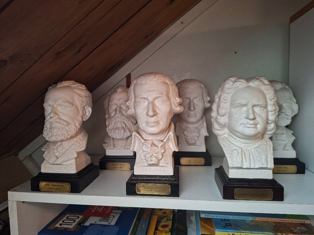 Goebel Componisten Beeldjes Bach Brahms Grieg Haydn, Ophalen of Verzenden, Zo goed als nieuw, Mens