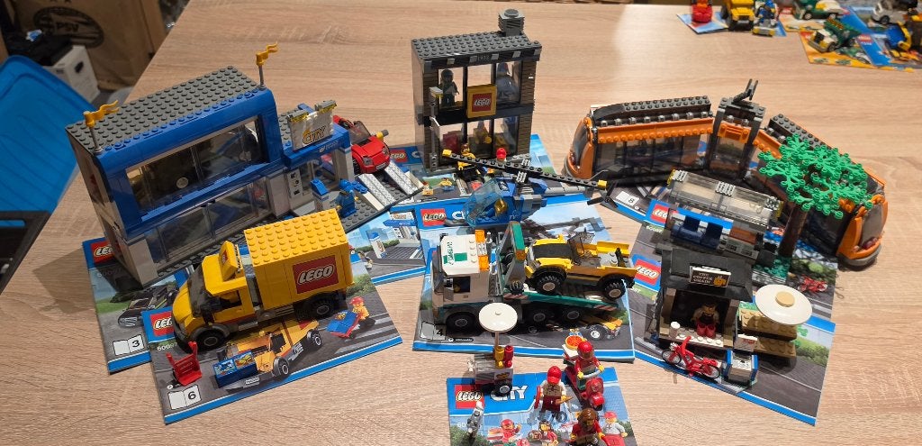 Lego City 60097 Stadsplein, Kinderen en Baby's, Speelgoed | Duplo en Lego, City, Lego, Ophalen of Verzenden, Complete set