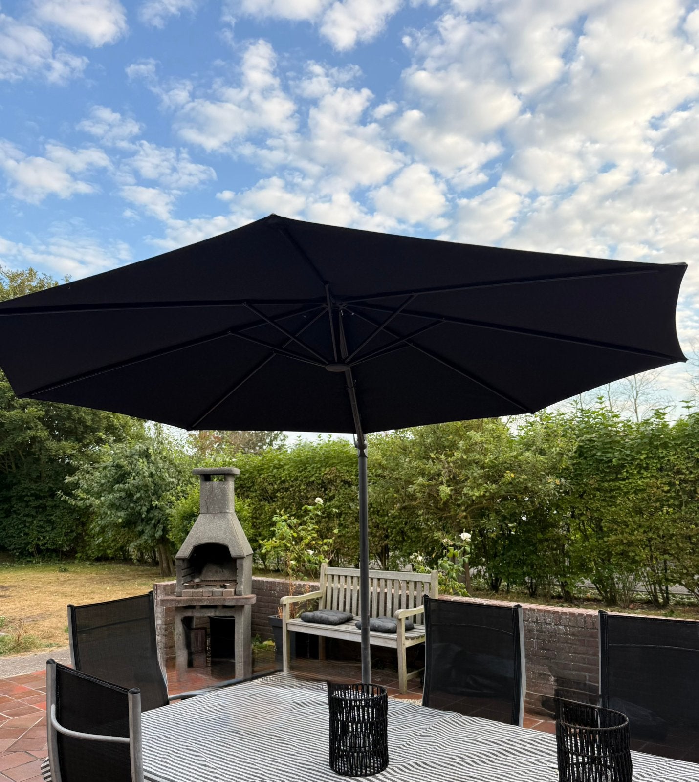Mooie zwarte zweefparasol - 270 cm, Ophalen, Gebruikt, 2 tot 3 meter, Zweefparasol