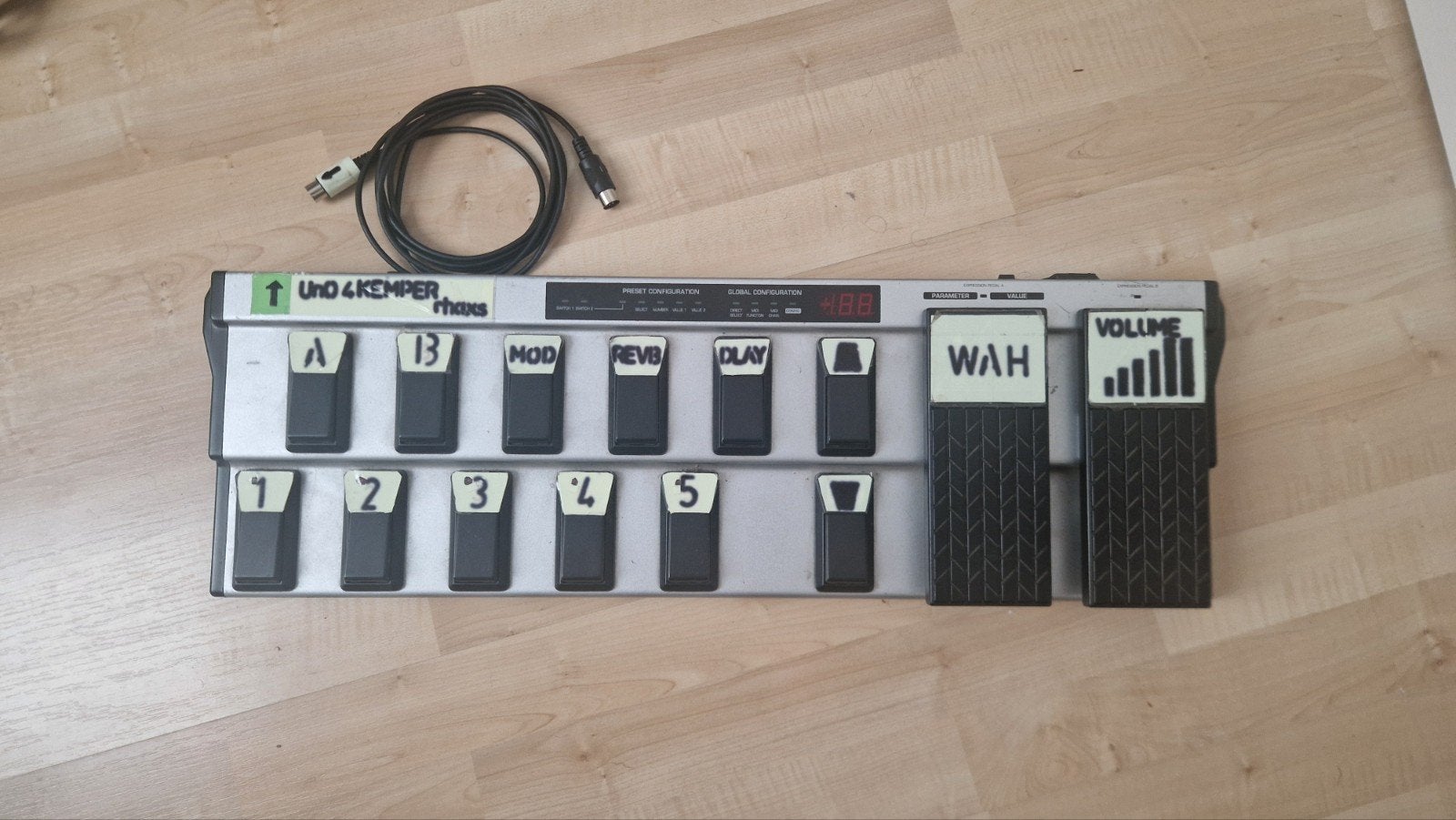 Behringer FCB1010 met UnO chip voor Kemper, Muziek en Instrumenten, Effecten, Gebruikt, Volume, Multi-effect, Ophalen of Verzenden