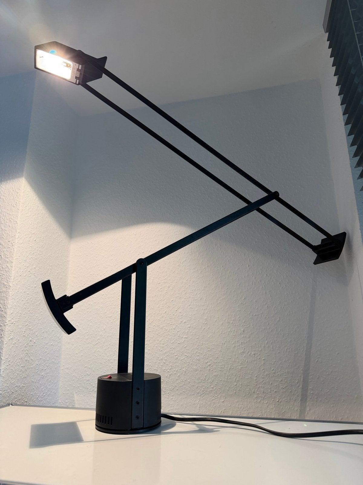 Artemide Tizio - Moderne bureaulamp, Ophalen of Verzenden, Zo goed als nieuw, Metaal, 75 cm of meer