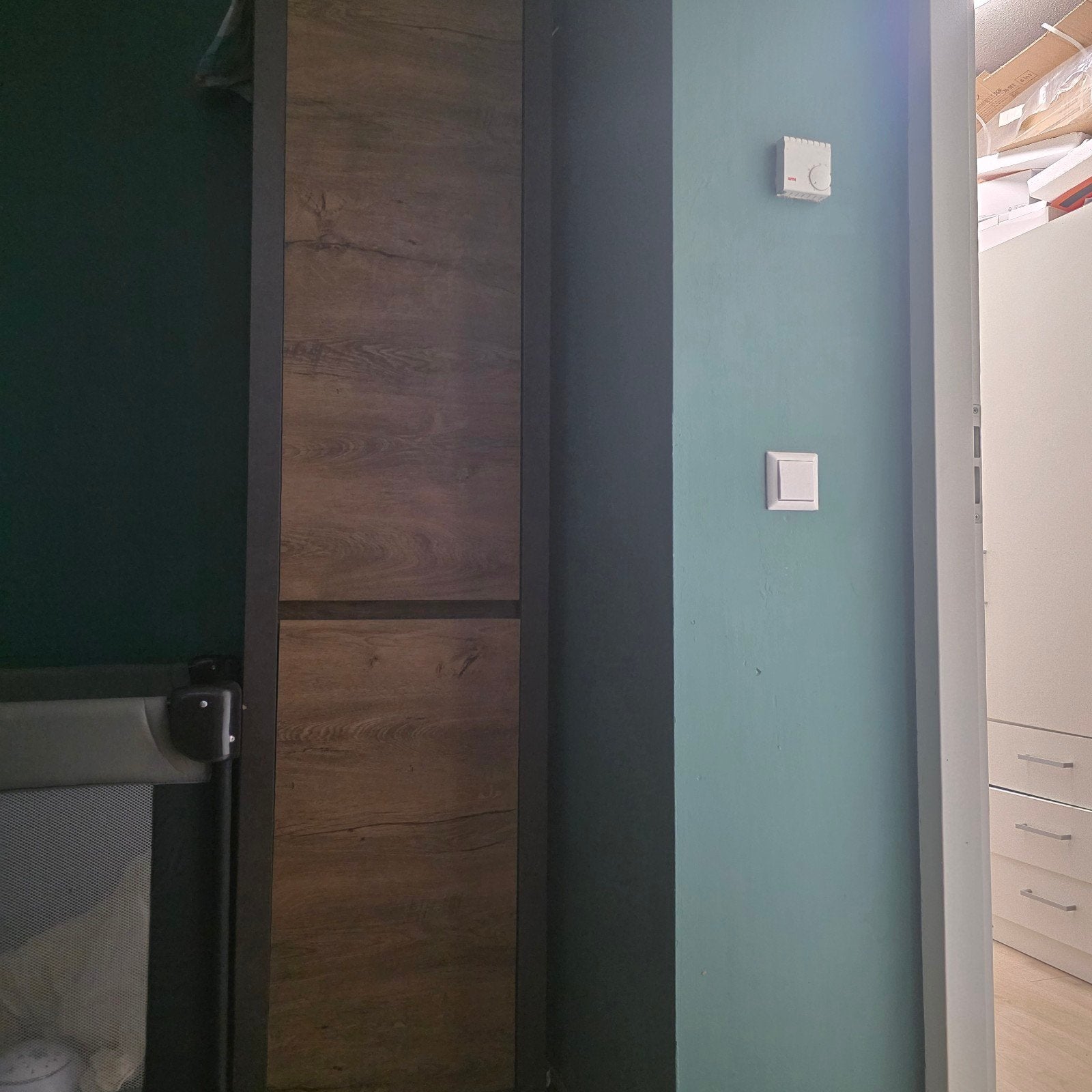 Hoge kast met deuren en planken - Zo goed als nieuw, Huis en Inrichting, Kasten | Kledingkasten, Ophalen, Minder dan 50 cm, Met deur(en)