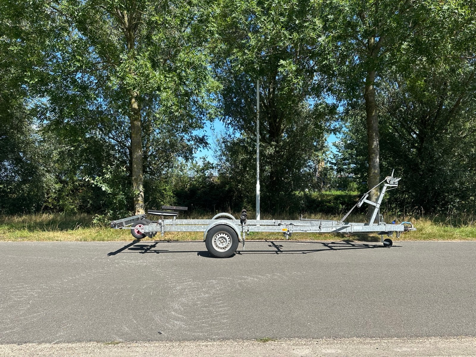 Dikke 1800 kg kalftrailer, dikke lier, Gebruikt, 1500 tot 3000 kg, Sloepentrailer, 6 tot 9 meter