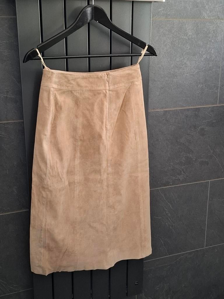 Suède rok 34/36 Beige cognac knielengte, Kleding | Dames, Rokken, Beige, Ophalen of Verzenden, Zo goed als nieuw, Knielengte