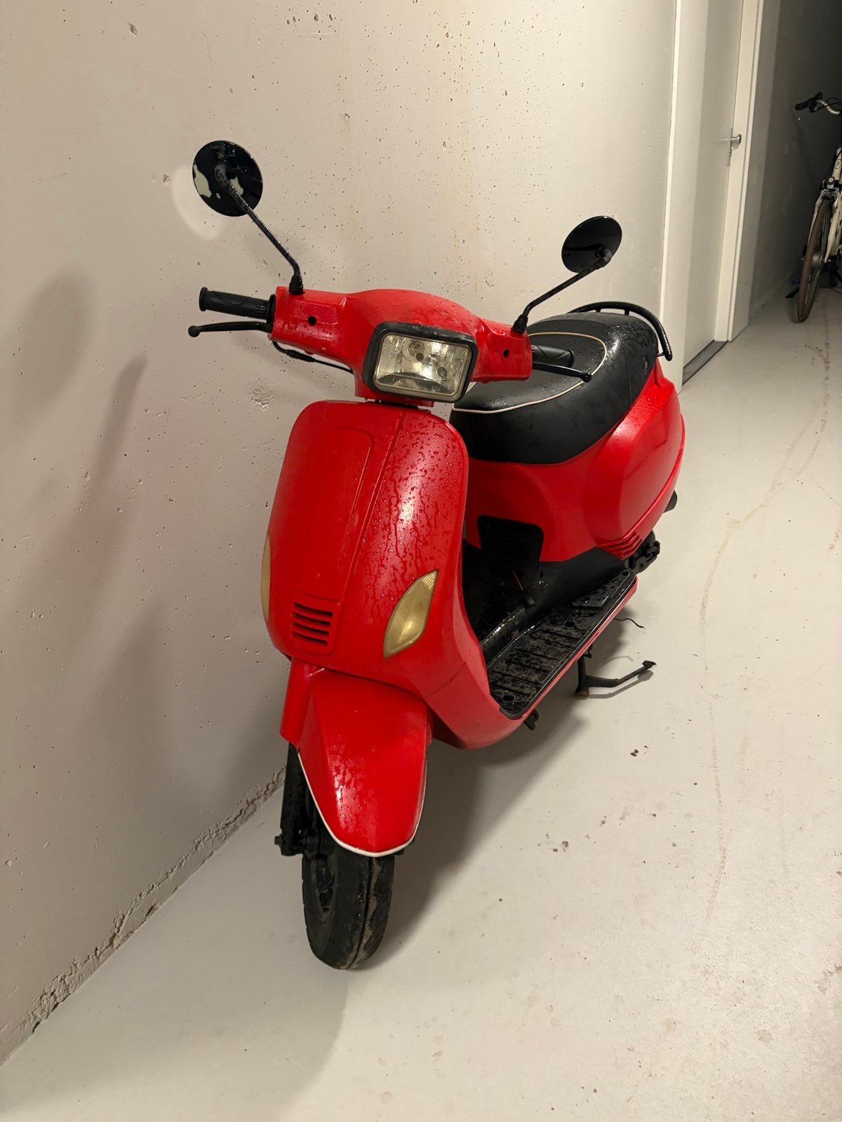 Rode scooter - Goed onderhouden en betrouwbaar, Ophalen of Verzenden, Gebruikt, Benzine, Overige merken