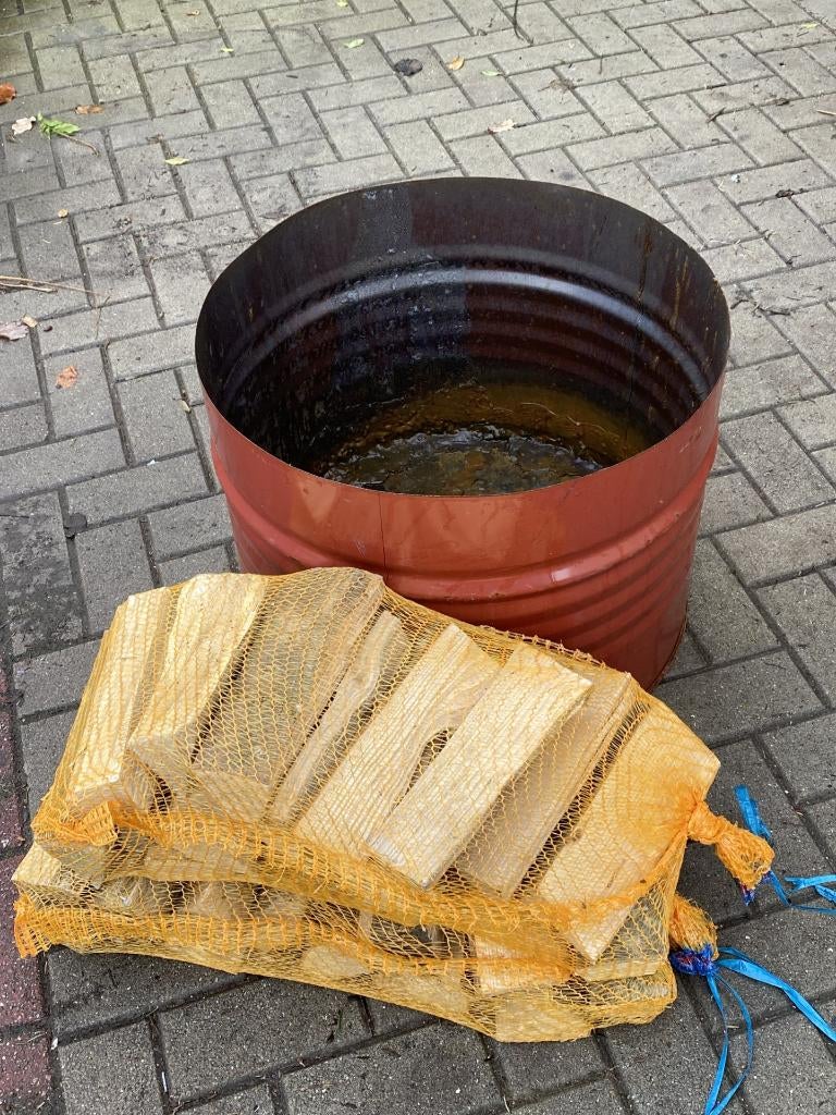 100 liter vuurton met 2 zakken haardhout, Tuin en Terras, Haardhout, Minder dan 3 m³, Ophalen of Verzenden, Overige houtsoorten