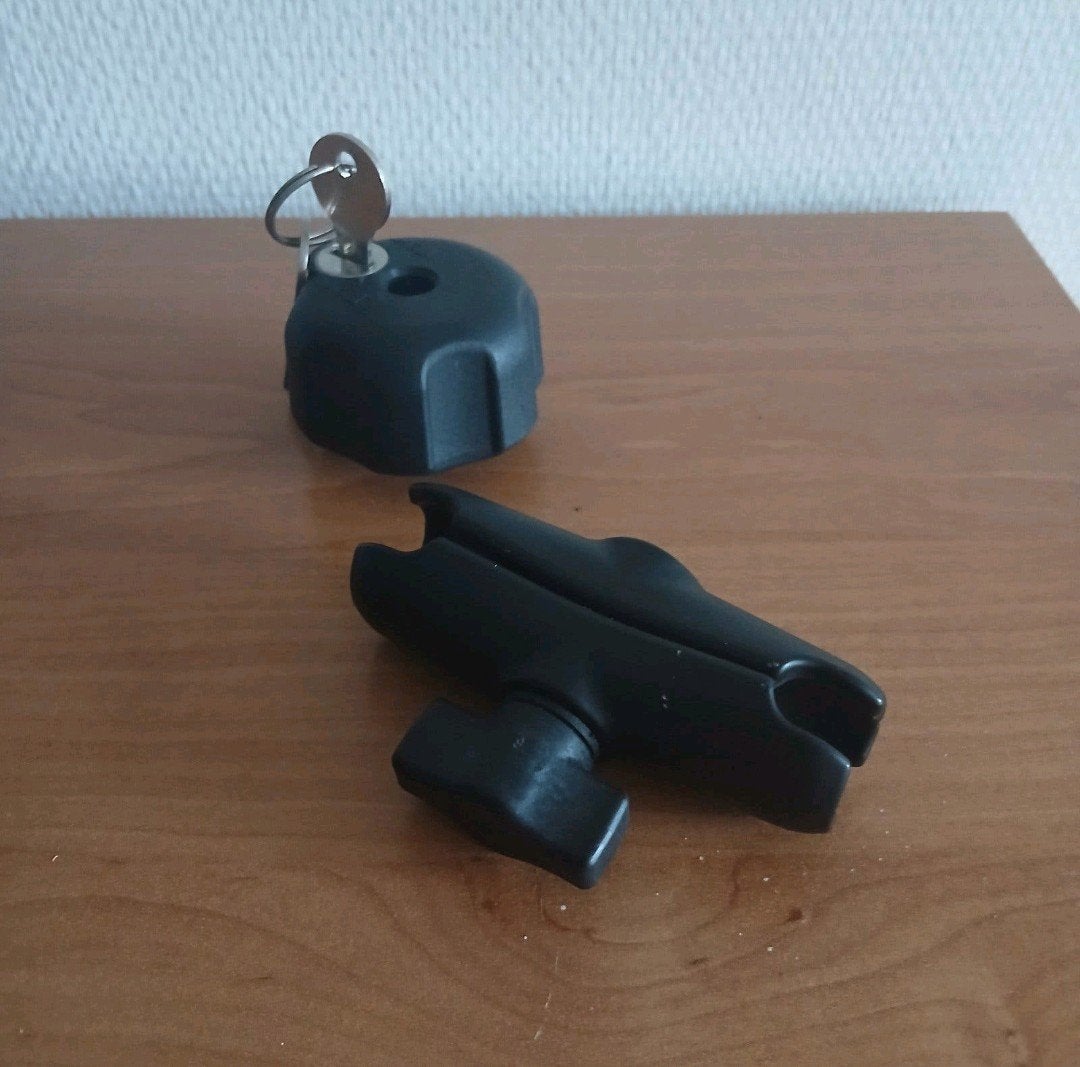 ram mount klem +- 9cm , dit mét een draaislot , slot, Ophalen of Verzenden, Zo goed als nieuw