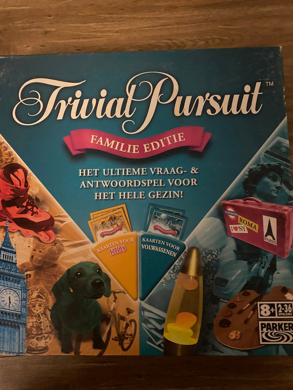 Trivial Pursuit Familie Editie - Compleet Gezelschapsspel, Drie of vier spelers, Ophalen of Verzenden, Gebruikt