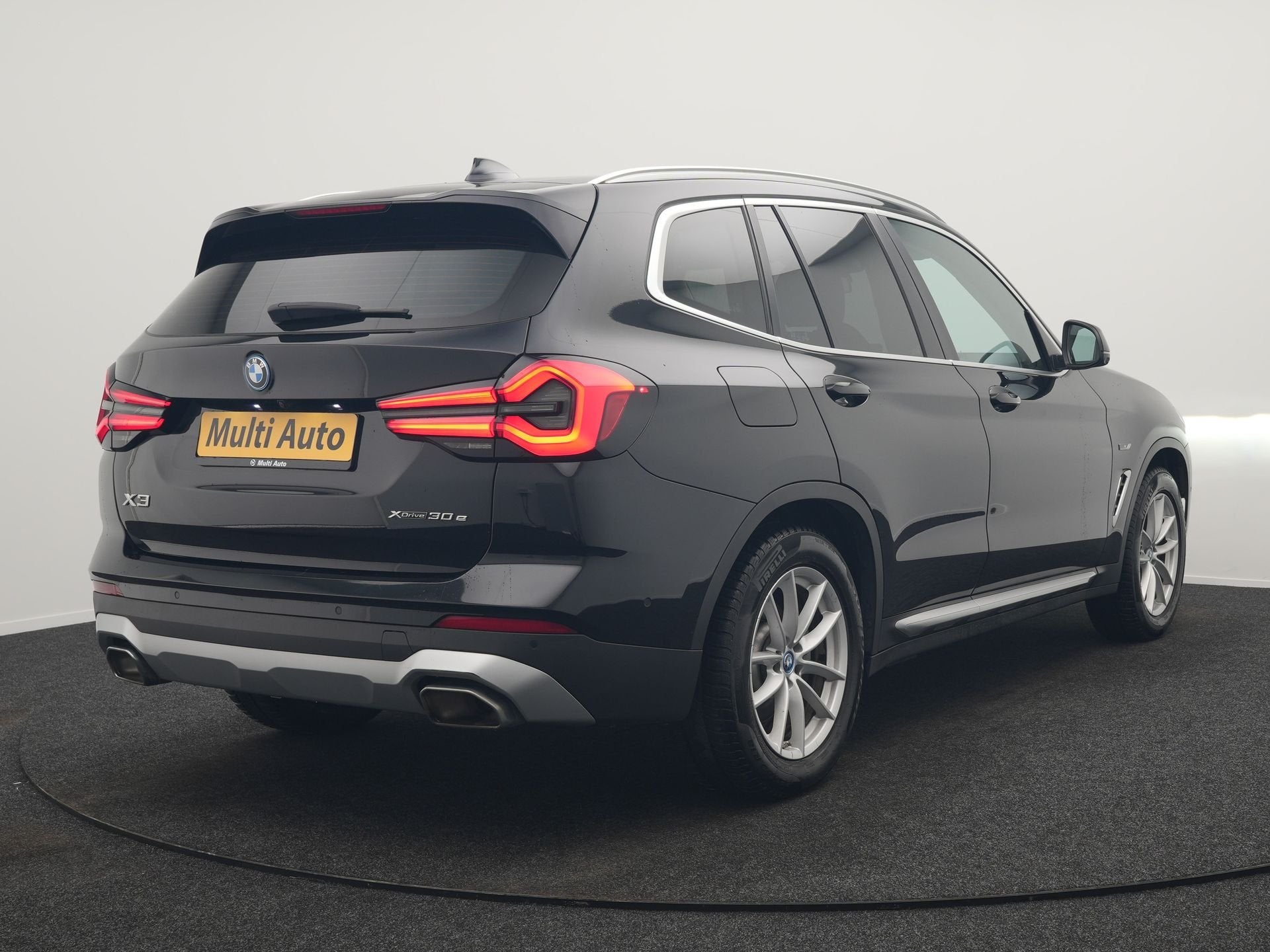 BMW X3 xDrive30e X Line FACELIFT PHEV 293pk Dealer O.H. | 36, Automaat, Gebruikt, Zwart, 2000 kg