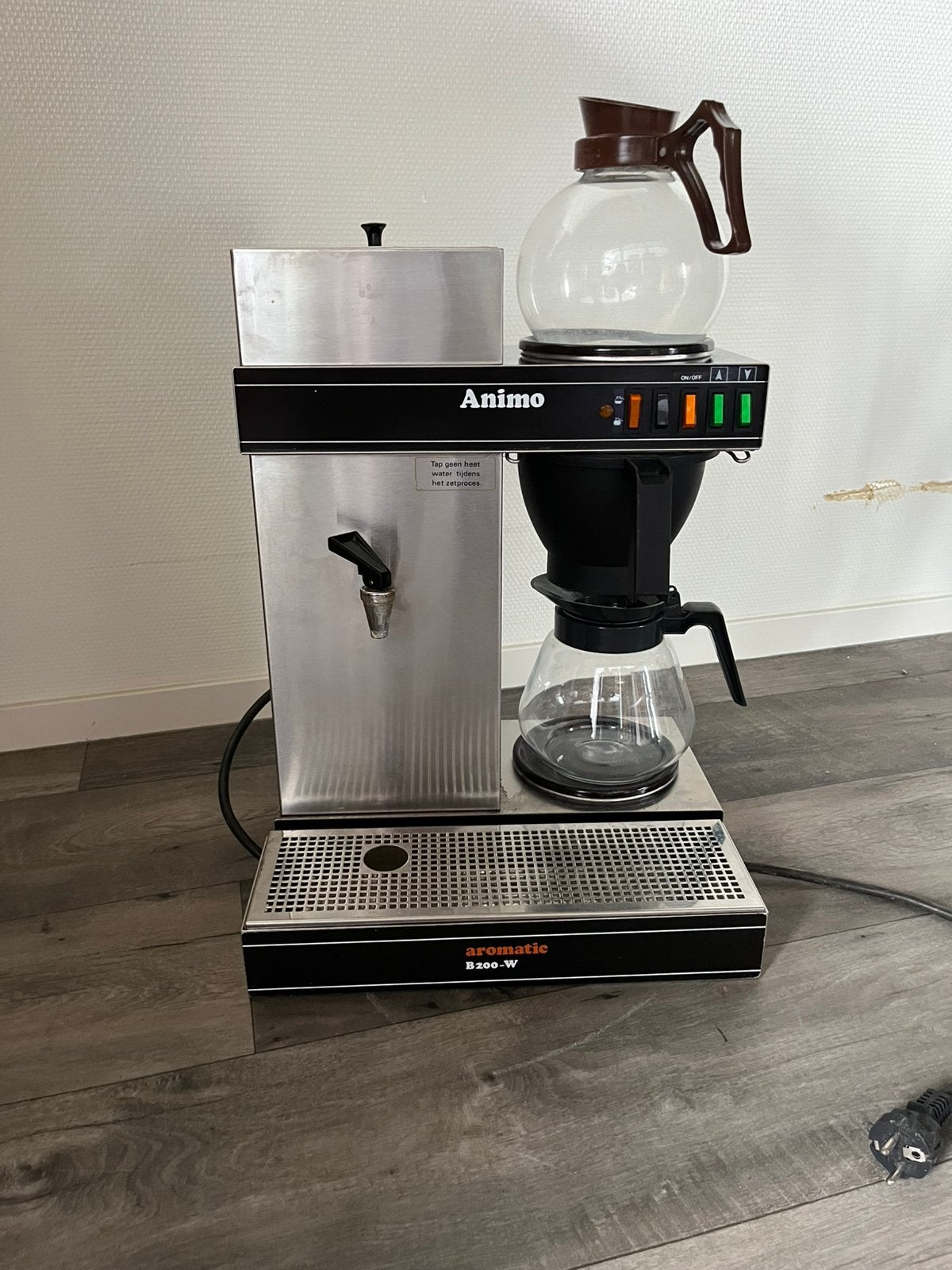 Animo koffiezetapparaat, Gebruikt, 10 kopjes of meer, Koffiemachine, Gemalen koffie
