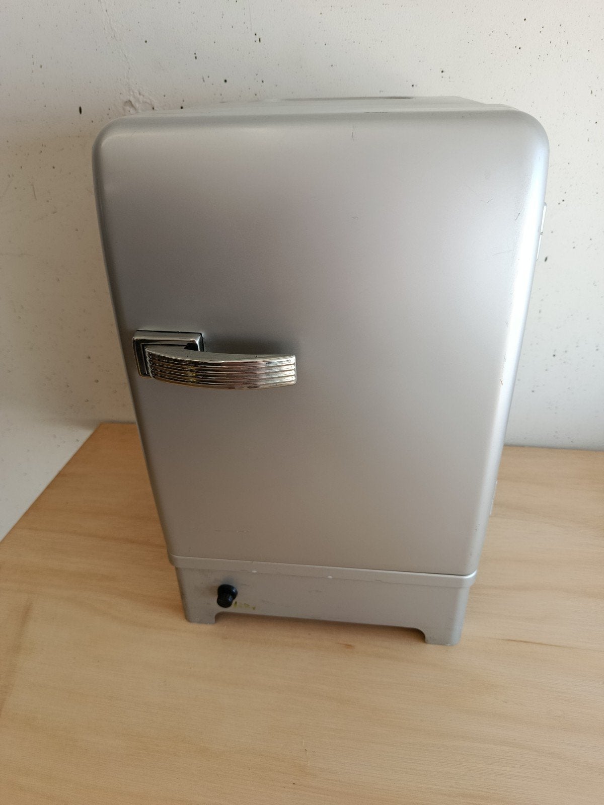 Traxon RF-1010-AC/DC Mini koelkast - Werkt goed Ophln. Breda, Ophalen, Minder dan 75 liter, Zonder vriesvak, Gebruikt