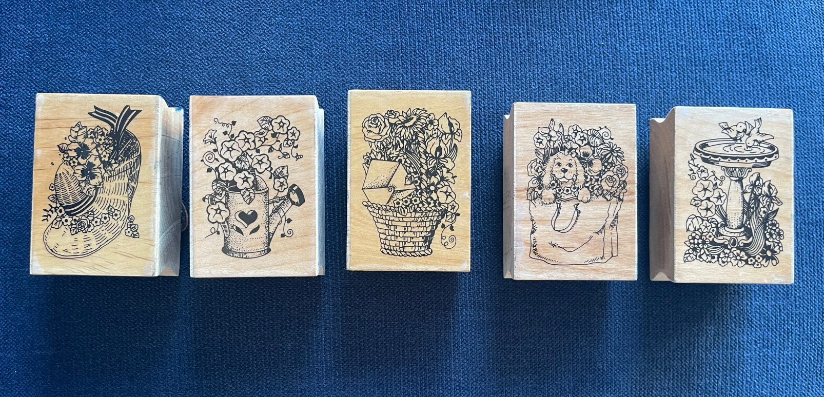 5 Hout Stempel ‘Welcome Discovery’ serie ‘97’98 Bloem hondje, Ophalen of Verzenden, Gebruikt, Houten stempel