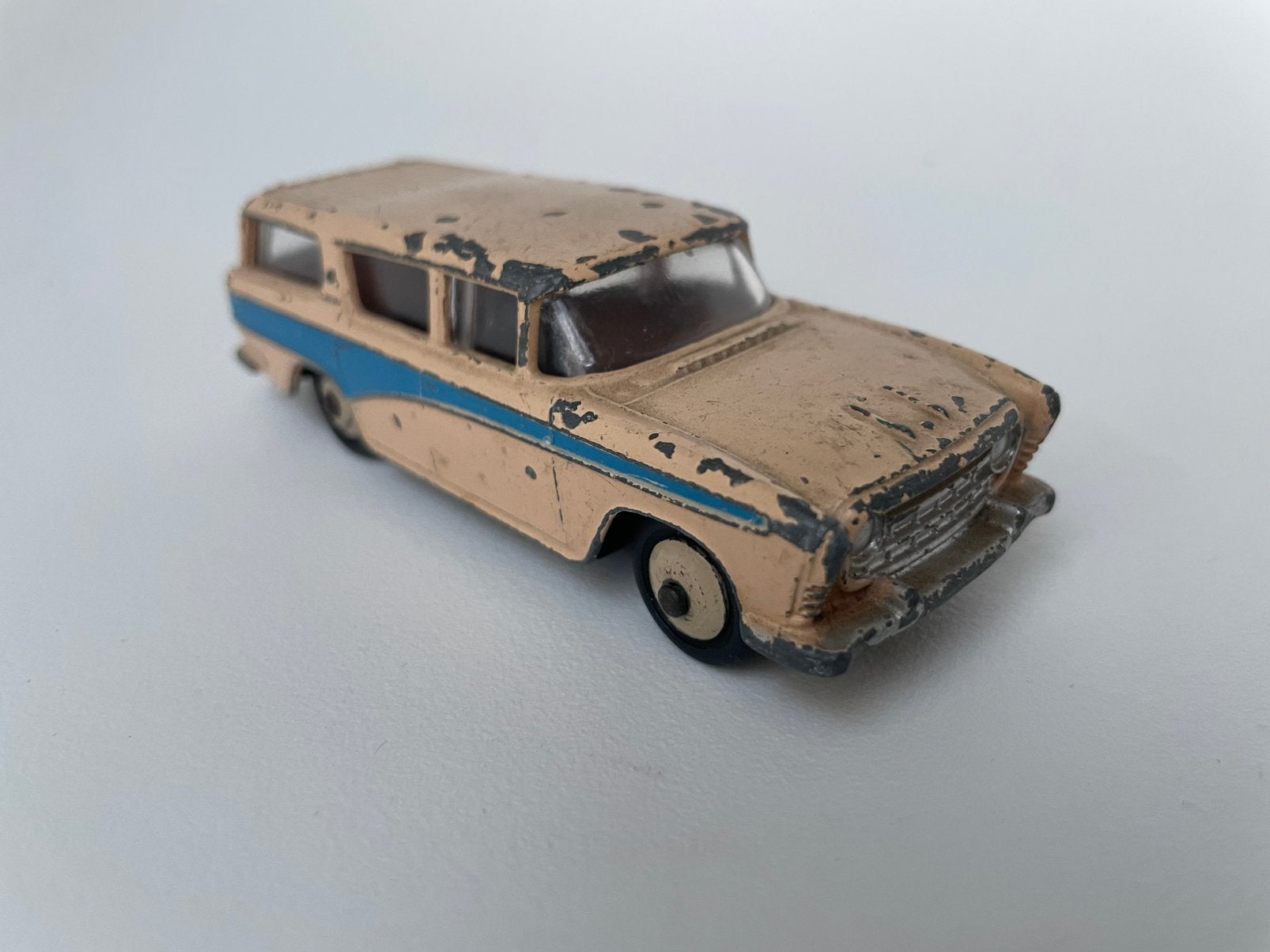 model Nash Rambler, crème blauwe band, Dinky Toys 173, 1/43, Ophalen of Verzenden, Gebruikt, Auto, Dinky Toys