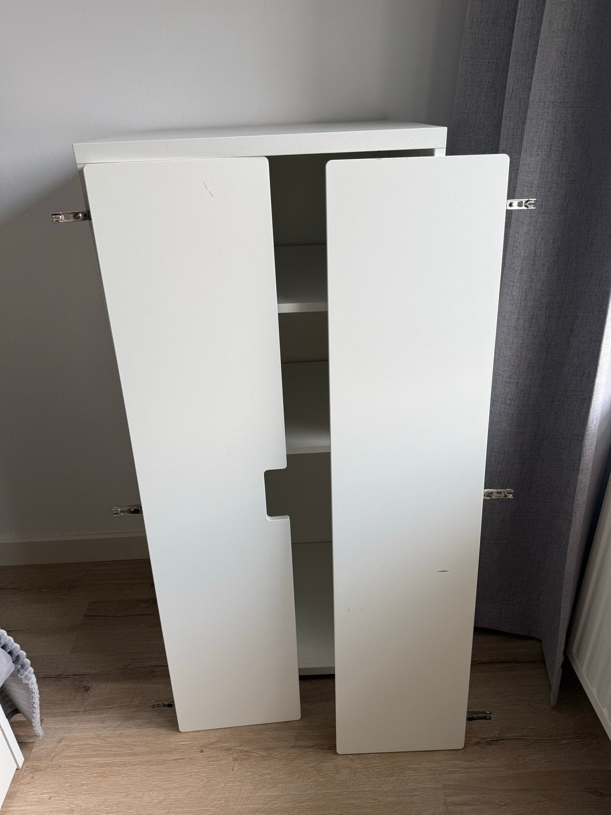 IKEA Kast met twee schappen en deuren - 60x49x128 cm, Ophalen, Gebruikt, 100 tot 150 cm, 50 tot 100 cm