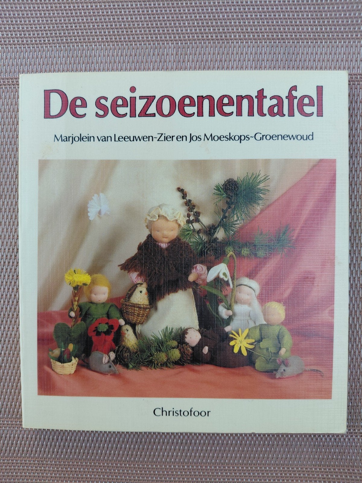 M. van Leeuwen-Zier - De seizoenentafel, Ophalen of Verzenden, Zo goed als nieuw, M. van Leeuwen-Zier; J. Moeskops-Groenewoud