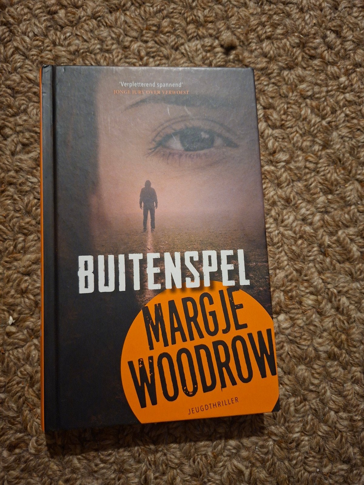 Buitenspel - Margje Woodrow (Jeugdthriller), Ophalen of Verzenden, Nieuw, Margje Woodrow, Fictie