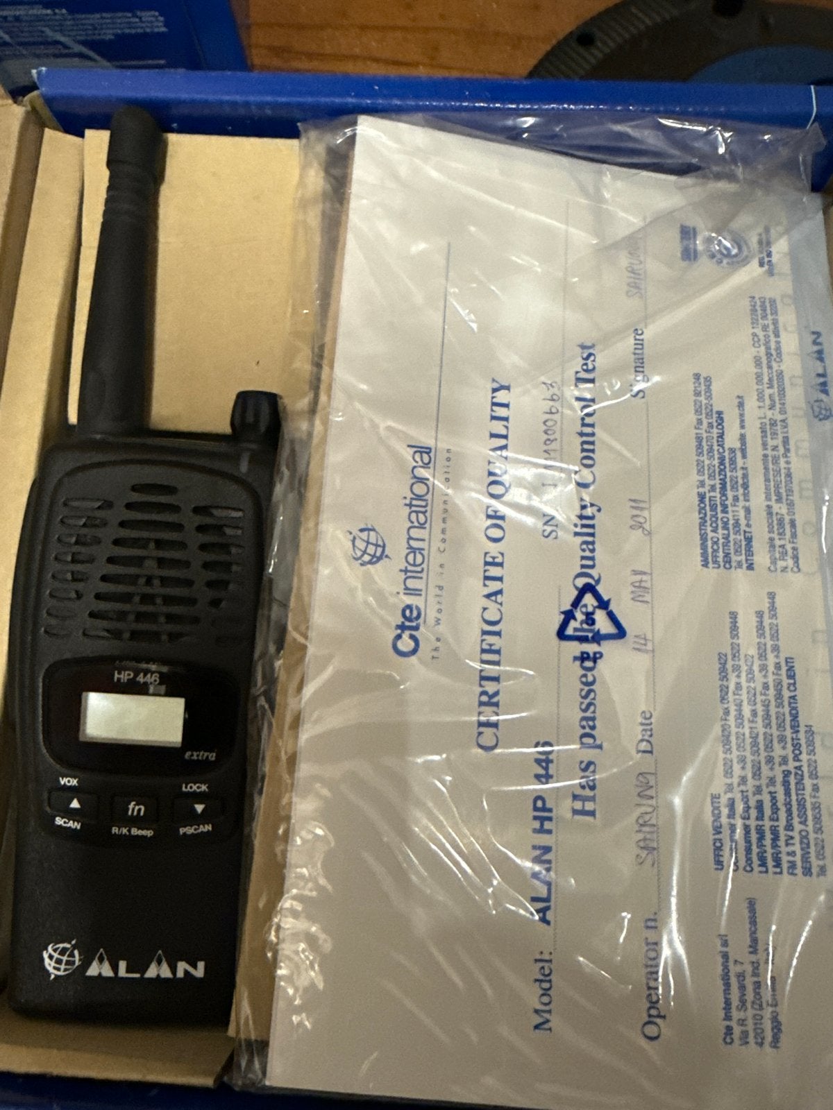 ALAN HP 446 Portofoon met Oplader  2x- Zo goed als nieuw, Ophalen of Verzenden, Zo goed als nieuw, Portofoon of Walkie-talkie