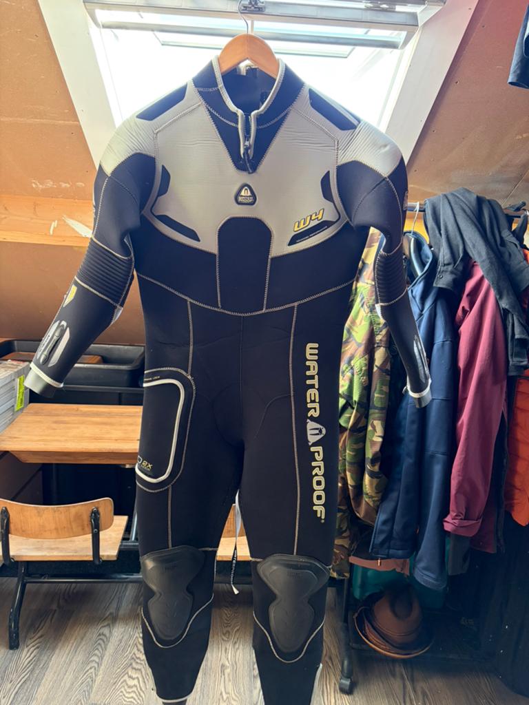 Duikpak 7mm Waterproof w4 maat M/L, Watersport en Boten, Duiken, Ophalen of Verzenden, Zo goed als nieuw, Duikpak
