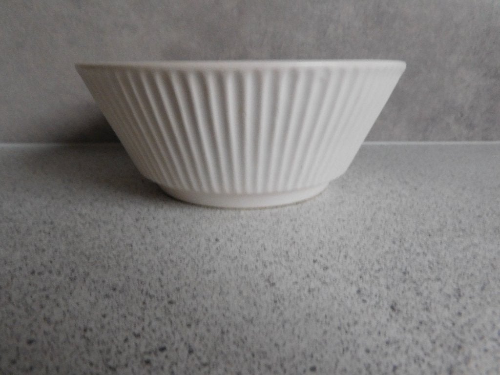 Snackschaal 16 cm. Ribbel Crème Flora Gouda Holland, Antiek en Kunst, Antiek | Keramiek en Aardewerk, Ophalen of Verzenden