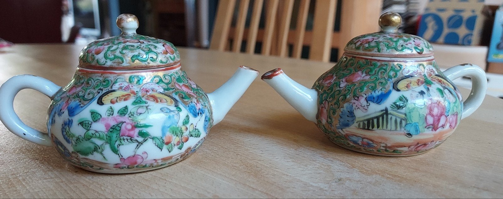 Chinese Kantoneese Miniatuur Theepotjes – Famille Rose, Ophalen of Verzenden
