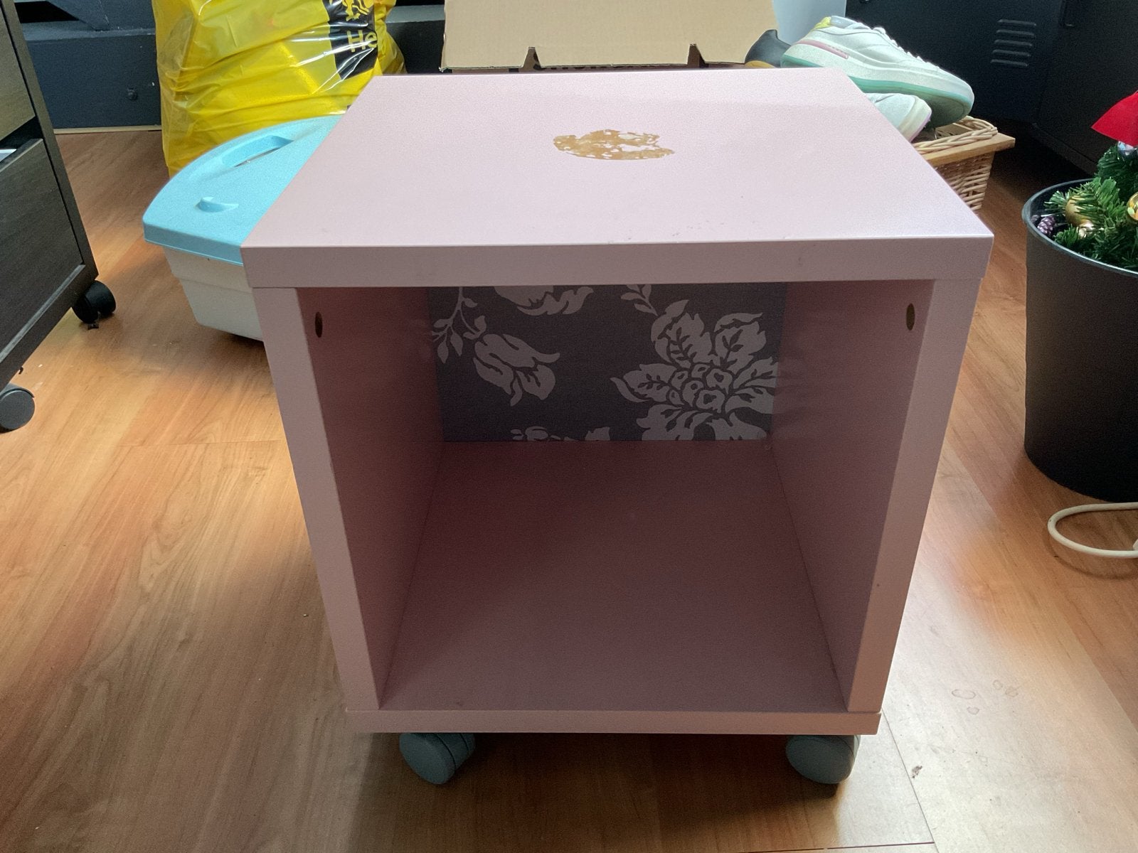 Roze opbergkubus op wieltjes, Ophalen, Gebruikt