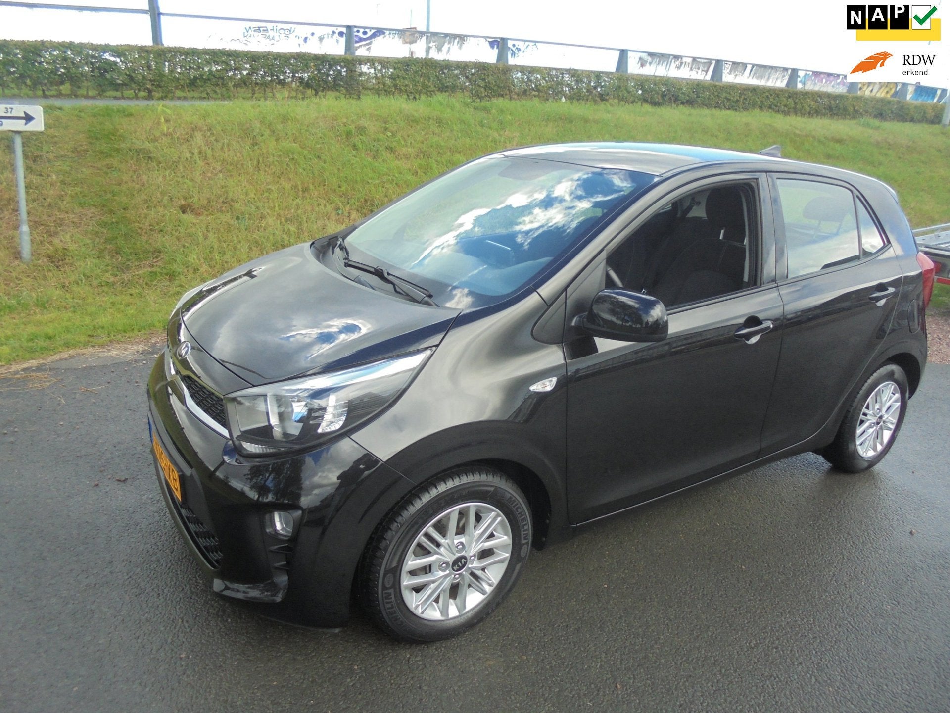 Kia Picanto Kia Picanto 1.0 Benzine Automaat airco lmv Camer, Auto's, Gebruikt, 4 stoelen, Zwart, Origineel Nederlands