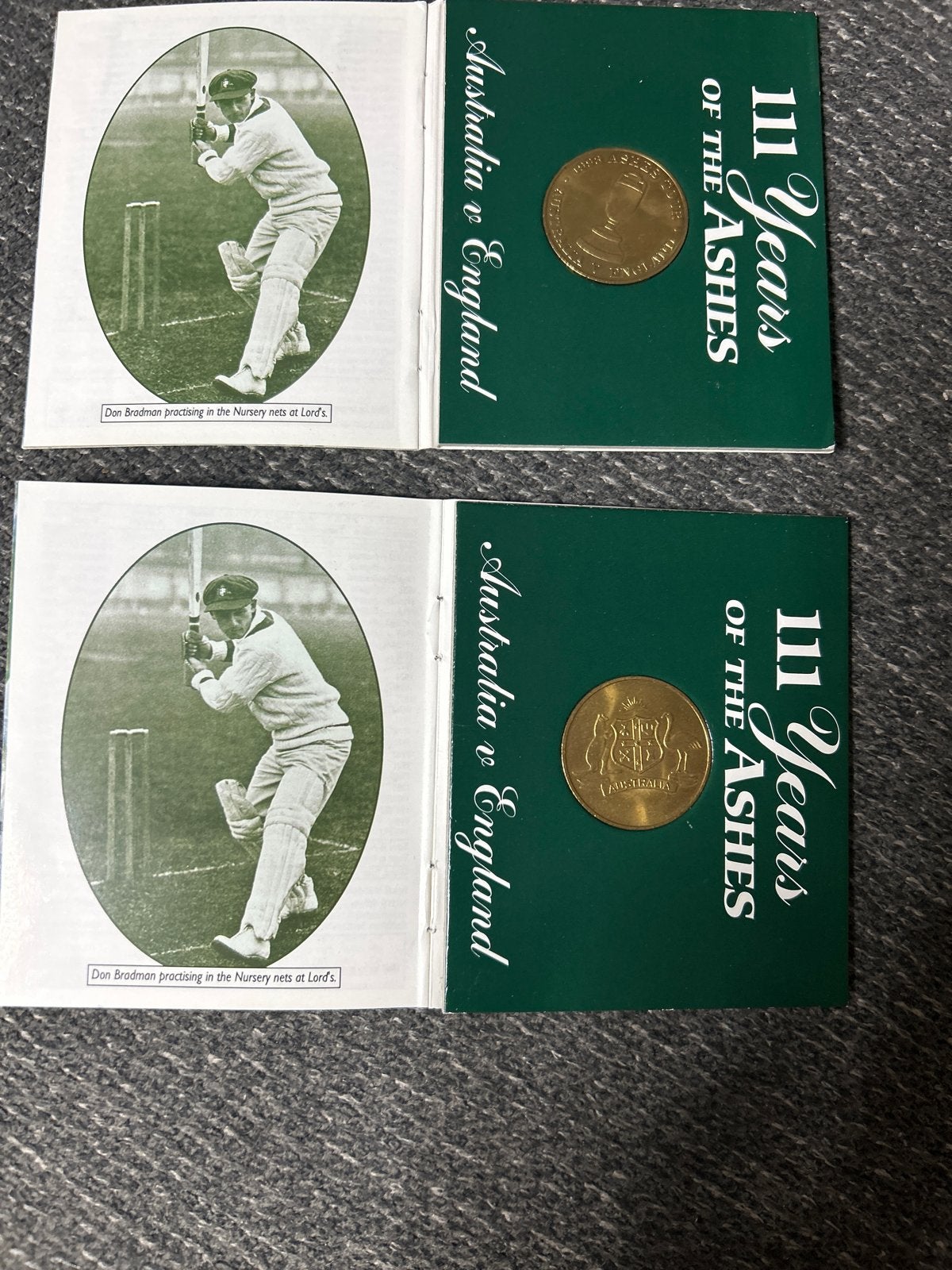111 Jaar The Ashes Cricket Boekje met Munt - Australië vs En, Ophalen of Verzenden, Gebruikt, Overige sporten, Boek of Tijdschrift