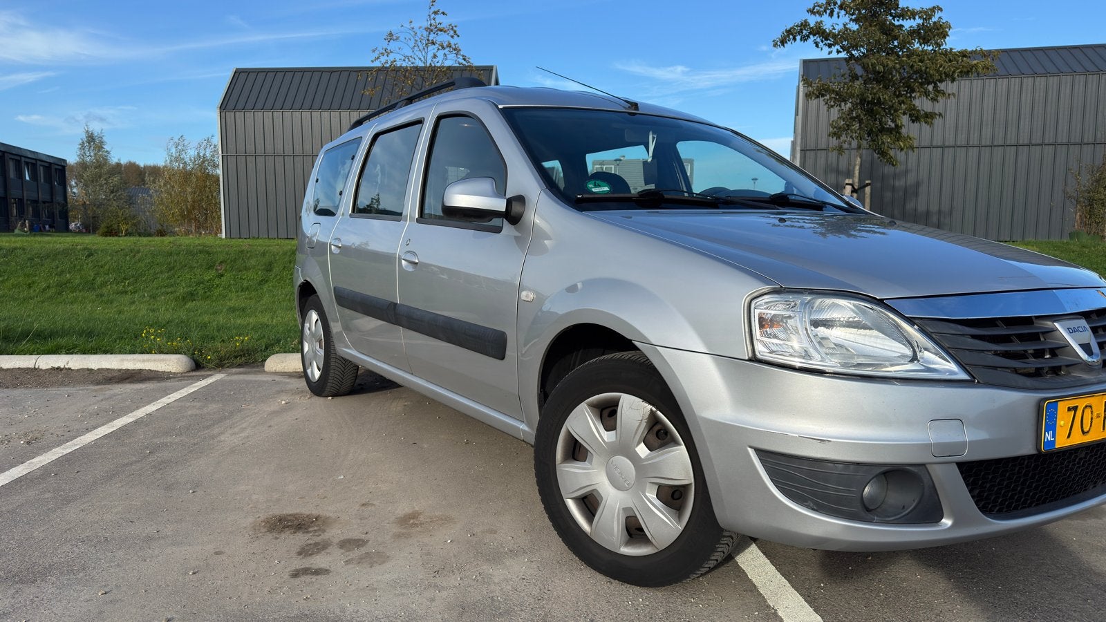 Dacia Logan 1.6 NEW APK,2009, NETTE AUTO, 7P, NAP, AIRCO,, Auto's, Stof, Zwart, 7 stoelen, Logan