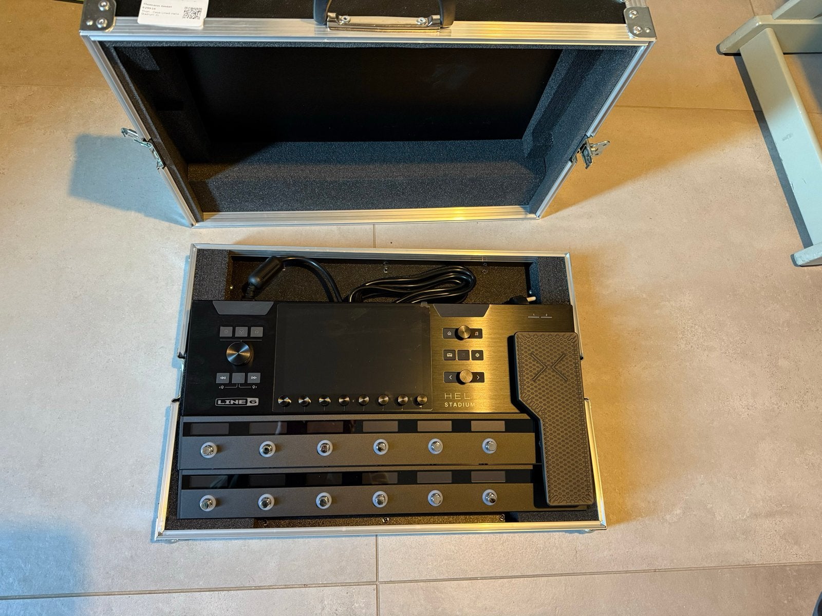 Line 6 Helix stadium floor XL Multi-effect met flightcase, Muziek en Instrumenten, Effecten, Ophalen, Zo goed als nieuw, Multi-effect