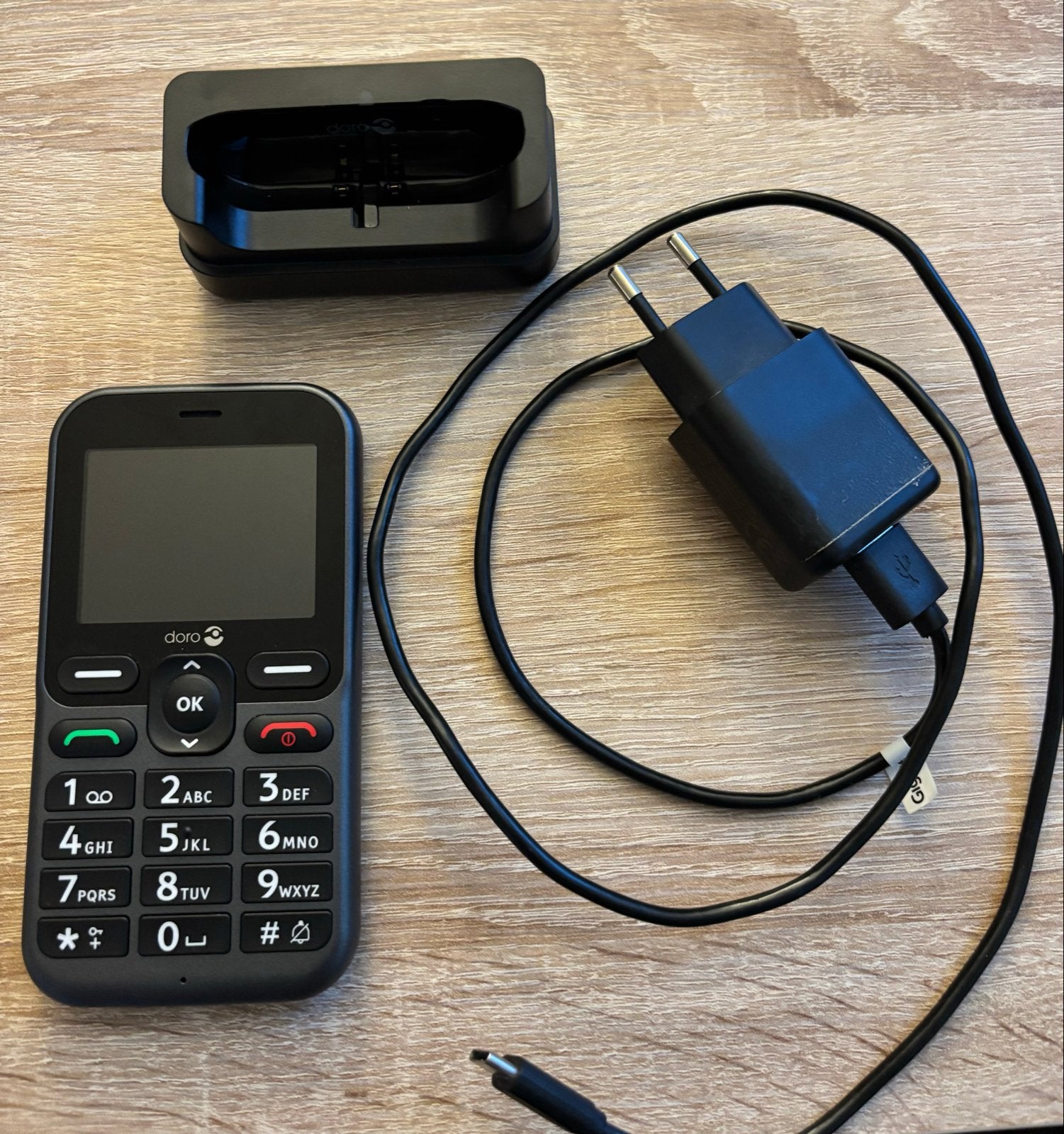 Doro DFB 0510 Senioren Mobiel - Eenvoudig en Compleet, Telecommunicatie, Mobiele telefoons | Overige merken, Ophalen of Verzenden