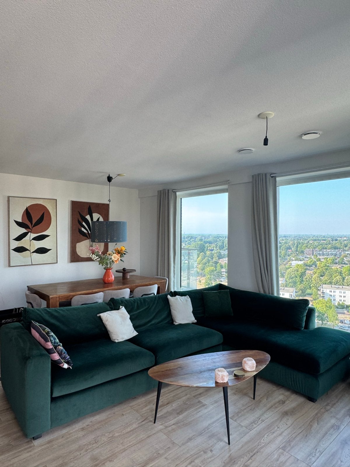 Moderne velvet donkergroene hoekbank, Huis en Inrichting, Ophalen, Hoekbank, 300 cm of meer, Zo goed als nieuw