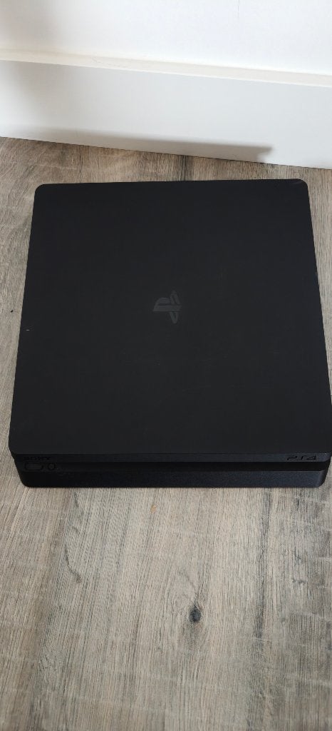 PlayStation 4 Slim 1TB + 2 refurbished controllers + GTA V, Spelcomputers en Games, Spelcomputers | Sony PlayStation 4, Met 2 controllers