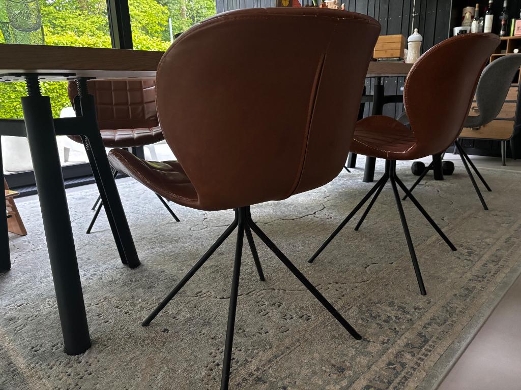 Eetkamerstoelen 2 stuks merk Zuiver, Ophalen, Gebruikt, Twee, Bruin