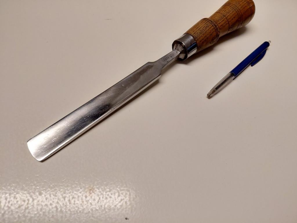 Mooie grote bijna vlakke guts,beitel van Knowles 24mm, Ophalen of Verzenden